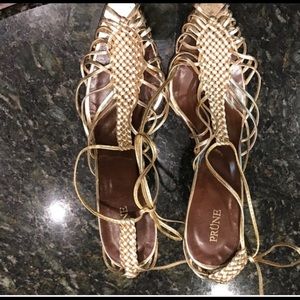 Beautiful Gold Heels Size 9